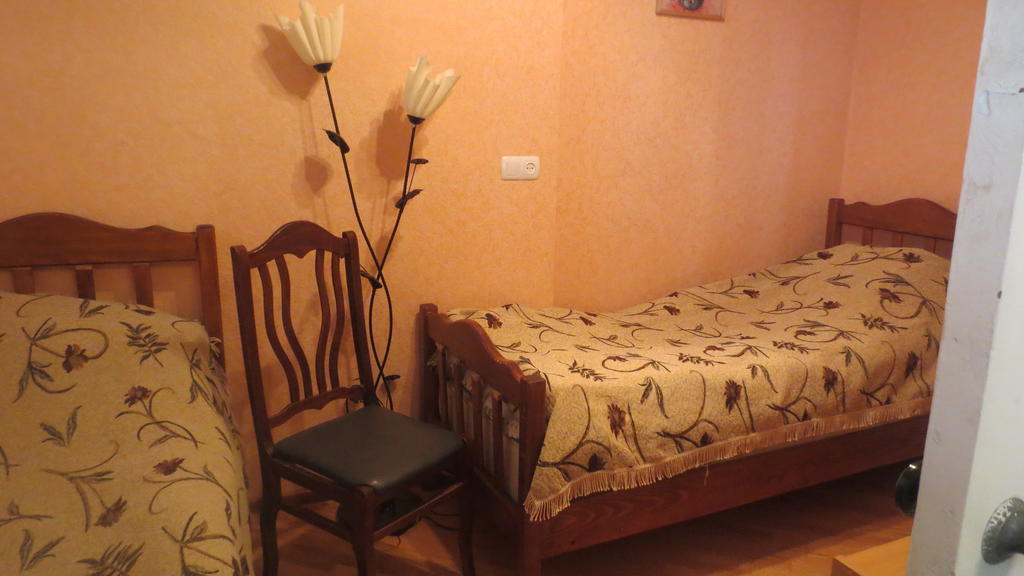 Evrika Apartments On Rustaveli Avenue Tiflis Habitación foto